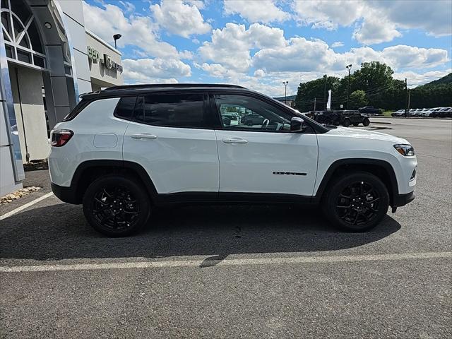 2024 Jeep Compass COMPASS LATITUDE 4X4