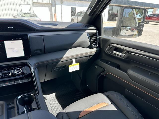 2024 GMC Sierra 2500HD 4WD Crew Cab Standard Bed AT4