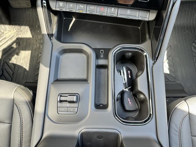 2024 GMC Sierra 2500HD 4WD Crew Cab Standard Bed AT4