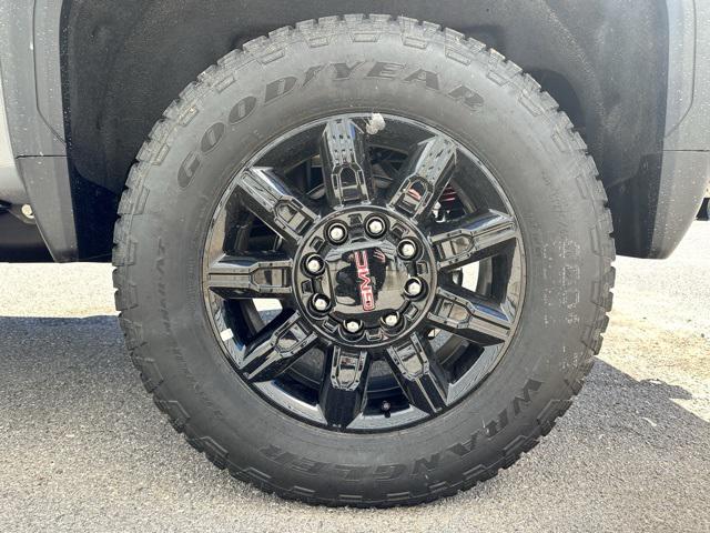 2024 GMC Sierra 2500HD 4WD Crew Cab Standard Bed AT4