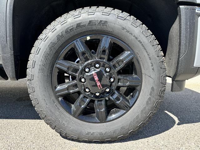 2024 GMC Sierra 2500HD 4WD Crew Cab Standard Bed AT4