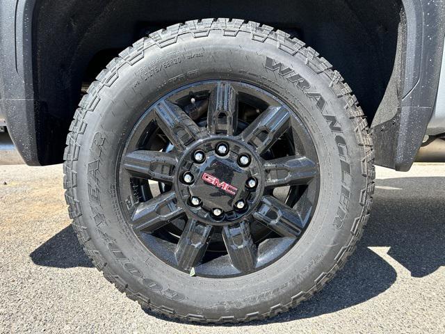 2024 GMC Sierra 2500HD 4WD Crew Cab Standard Bed AT4