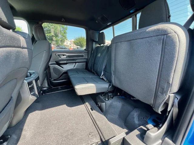 2025 Ram 1500 Big Horn Crew Cab 4x4 5'7" Box
