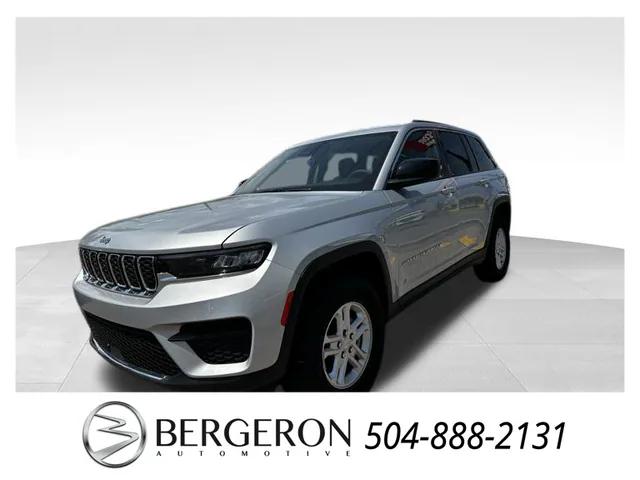 2023 Jeep Grand Cherokee Laredo 4x2