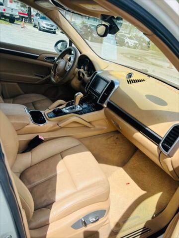 2012 Porsche Cayenne Base AWD 4dr SUV
