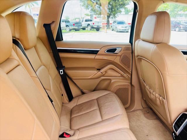 2012 Porsche Cayenne Base AWD 4dr SUV