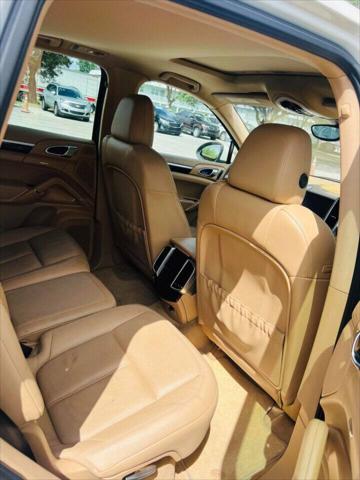 2012 Porsche Cayenne Base AWD 4dr SUV