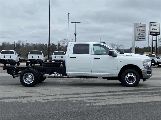 2024 RAM Ram 3500 Chassis Cab RAM 3500 TRADESMAN CREW CAB CHASSIS 4X4 60 CA