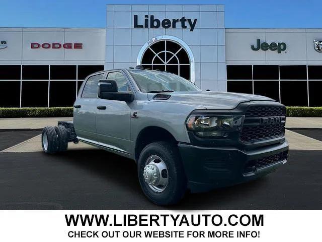 2024 RAM Ram 3500 Chassis Cab RAM 3500 TRADESMAN CREW CAB CHASSIS 4X4 60 CA 2024 RAM Ram 3500 Chassis Cab RAM 3500 TRADESMAN CREW CAB CHASSIS 4X4 60 CA