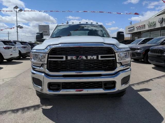 2024 RAM Ram 3500 Chassis Cab RAM 3500 TRADESMAN CREW CAB CHASSIS 4X4 60 CA