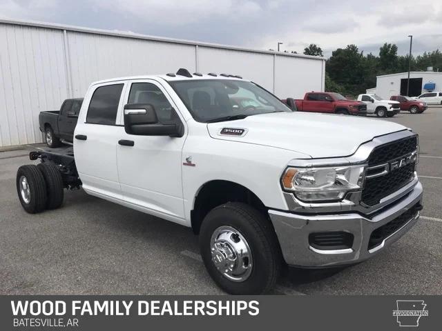 2024 RAM Ram 3500 Chassis Cab RAM 3500 TRADESMAN CREW CAB CHASSIS 4X4 60 CA