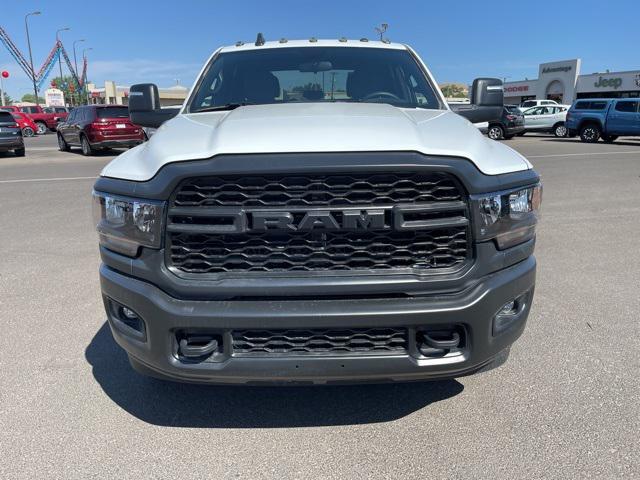 2024 RAM Ram 3500 Chassis Cab RAM 3500 TRADESMAN CREW CAB CHASSIS 4X4 60 CA