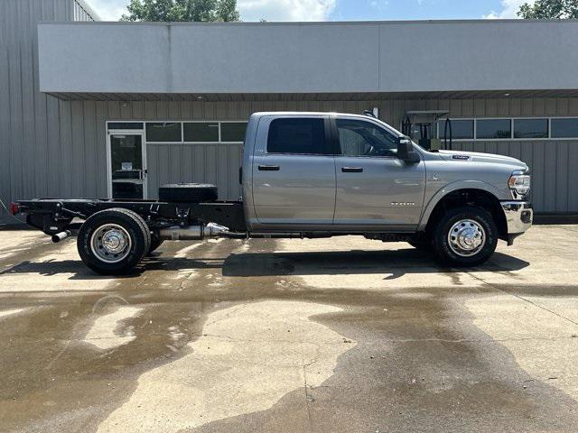 2024 RAM Ram 3500 Chassis Cab RAM 3500 SLT CREW CAB CHASSIS 4X4 60 CA