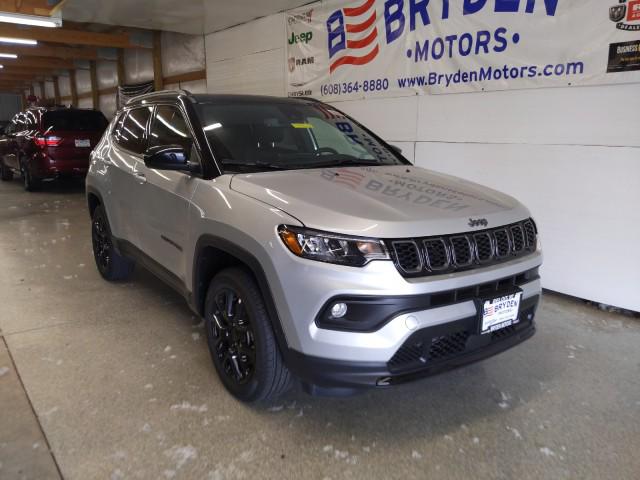 2024 Jeep Compass COMPASS LATITUDE 4X4