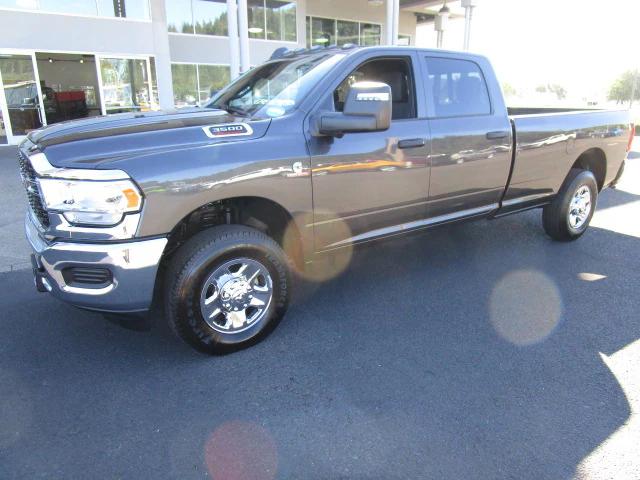 2024 RAM Ram 3500 RAM 3500 TRADESMAN CREW CAB 4X4 8 BOX