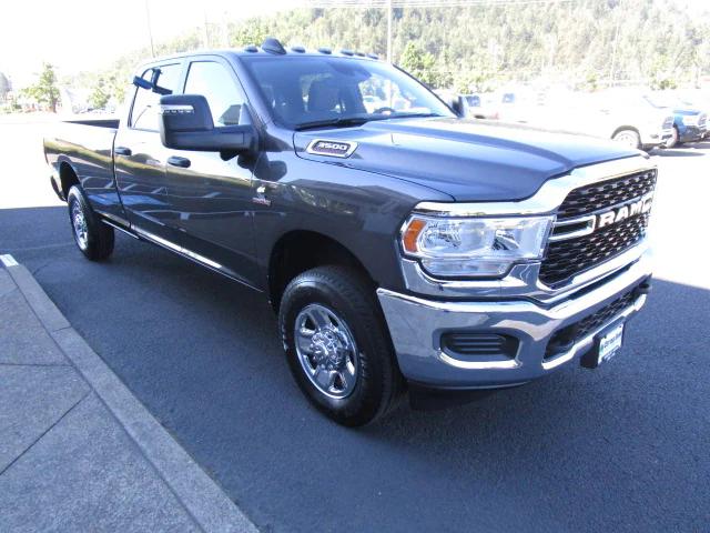 2024 RAM Ram 3500 RAM 3500 TRADESMAN CREW CAB 4X4 8 BOX