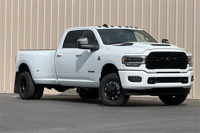 2024 RAM Ram 3500 RAM 3500 LARAMIE CREW CAB 4X4 8 BOX