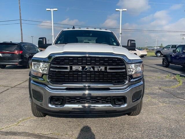2024 RAM Ram 4500 Chassis Cab RAM 4500 SLT CHASSIS CREW CAB 4X4 60 CA 2024 RAM Ram 4500 Chassis Cab RAM 4500 SLT CHASSIS CREW CAB 4X4 60 CA