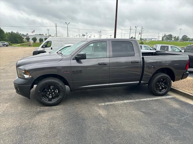 2024 RAM Ram 1500 Classic RAM 1500 CLASSIC TRADESMAN CREW CAB 4X4 57 BOX