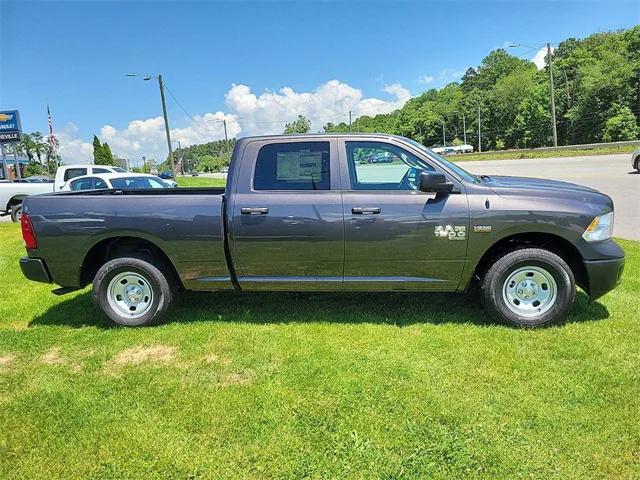 2024 RAM Ram 1500 Classic RAM 1500 CLASSIC TRADESMAN CREW CAB 4X4 64 BOX