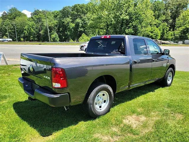 2024 RAM Ram 1500 Classic RAM 1500 CLASSIC TRADESMAN CREW CAB 4X4 64 BOX