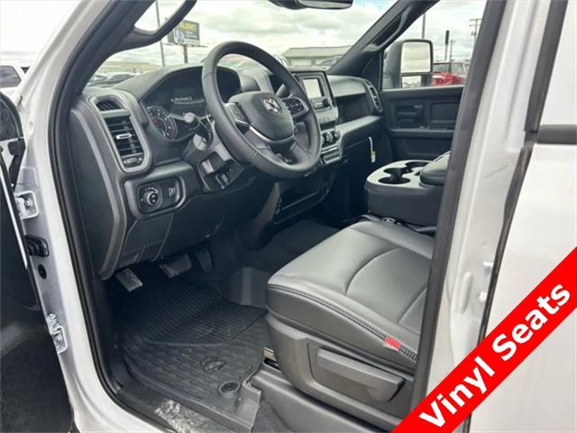 2024 RAM Ram 5500 Chassis Cab RAM 5500 TRADESMAN CHASSIS CREW CAB 4X4 84 CA