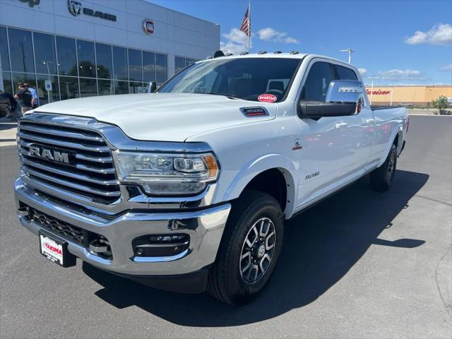 2024 RAM Ram 3500 RAM 3500 LIMITED LONGHORN CREW CAB 4X4 8 BOX