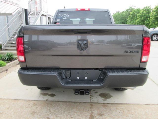 2024 RAM Ram 1500 Classic RAM 1500 CLASSIC TRADESMAN CREW CAB 4X4 57 BOX