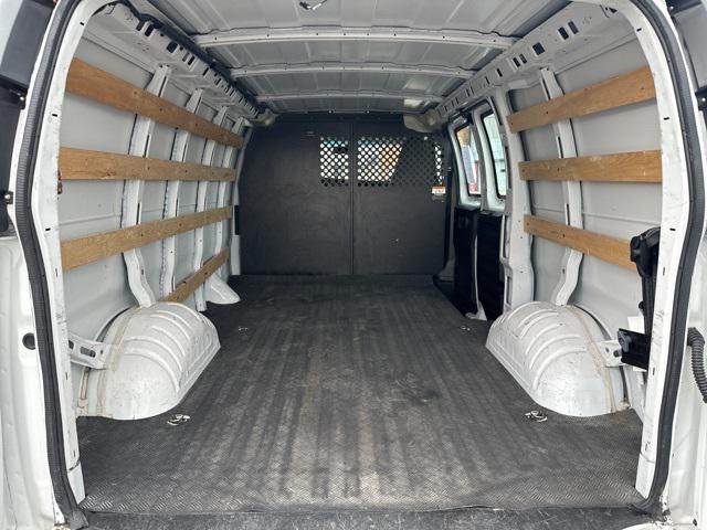 2022 GMC Savana Cargo RWD 2500 Regular Wheelbase Work Van