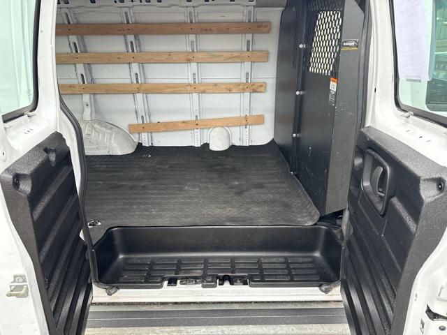 2022 GMC Savana Cargo RWD 2500 Regular Wheelbase Work Van