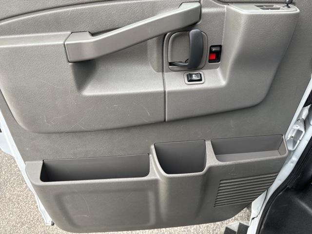 2022 GMC Savana Cargo RWD 2500 Regular Wheelbase Work Van