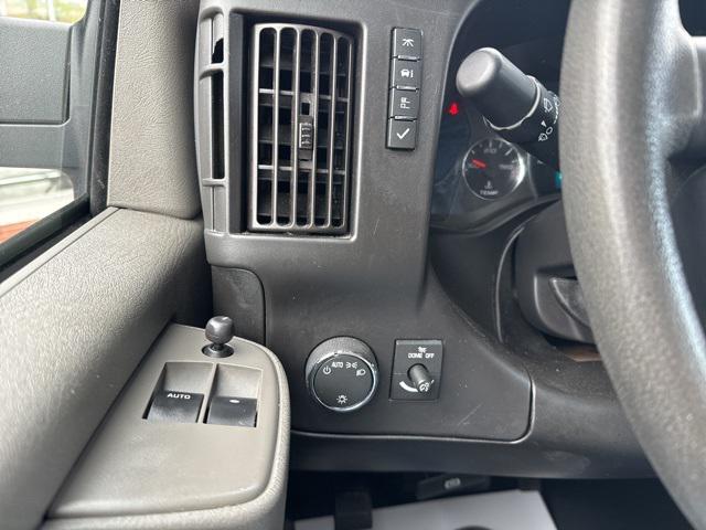 2022 GMC Savana Cargo RWD 2500 Regular Wheelbase Work Van