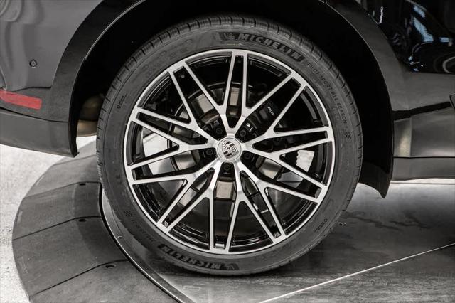 2024 Porsche Macan AWD
