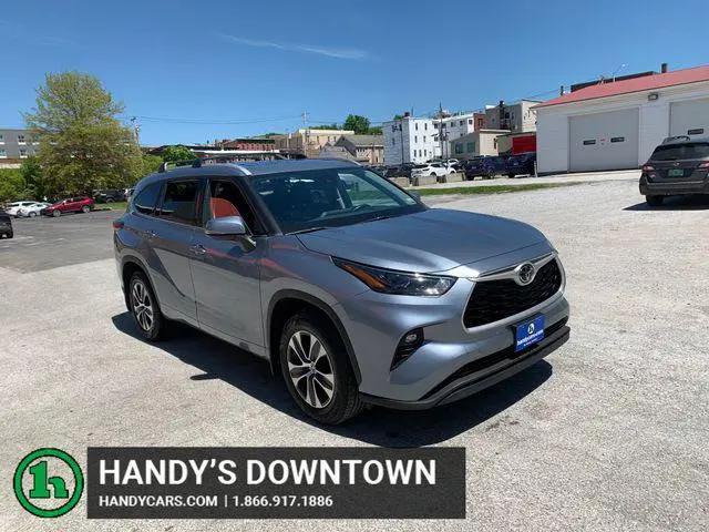 2022 Toyota Highlander XLE for sale in St Albans, VT