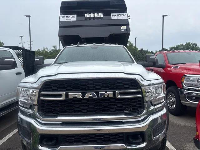 2024 RAM Ram 5500 Chassis Cab RAM 5500 TRADESMAN CHASSIS REGULAR CAB 4X4 84 CA