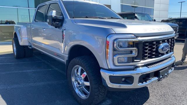 2023 Ford F-350 LARIAT