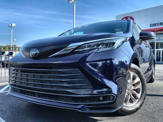 2021 Toyota Sienna LE for sale in Greensboro, NC