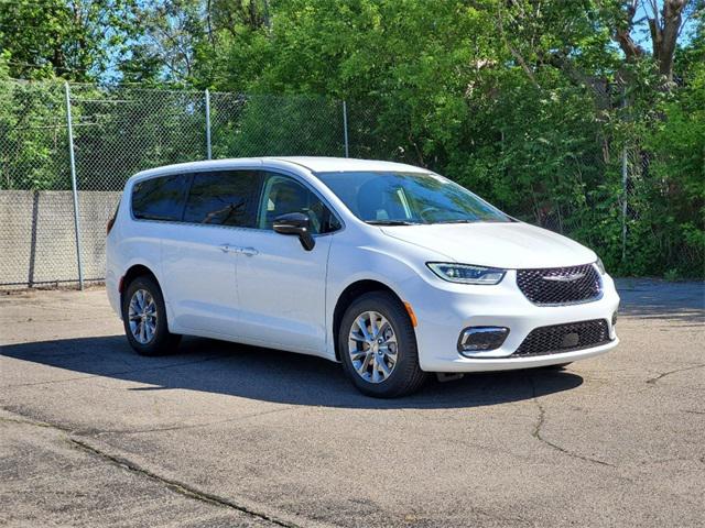 2024 Chrysler Pacifica PACIFICA TOURING L AWD