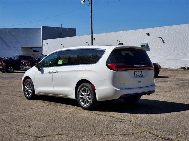 2024 Chrysler Pacifica PACIFICA TOURING L AWD