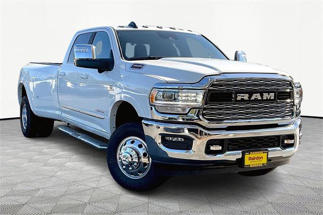 2024 RAM Ram 3500 RAM 3500 LIMITED CREW CAB 4X4 8 BOX