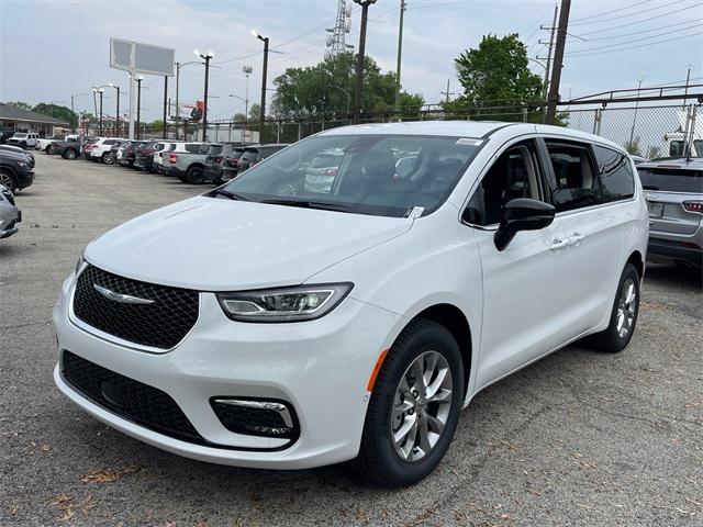 2024 Chrysler Pacifica PACIFICA TOURING L AWD