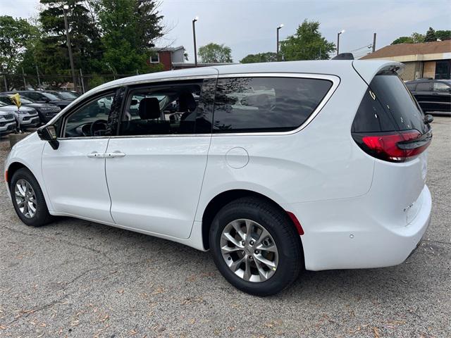 2024 Chrysler Pacifica PACIFICA TOURING L AWD