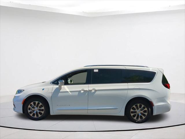 2024 Chrysler Pacifica Hybrid PACIFICA PLUG-IN HYBRID PINNACLE