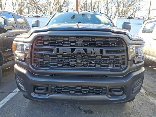 2024 RAM Ram 3500 RAM 3500 TRADESMAN CREW CAB 4X4 64 BOX