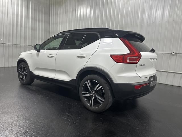 2021 Volvo XC40 T5 R-Design