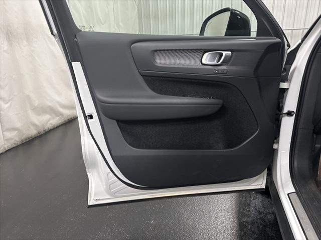 2021 Volvo XC40 T5 R-Design