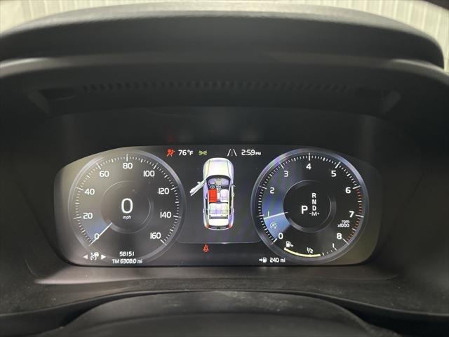 2021 Volvo XC40 T5 R-Design