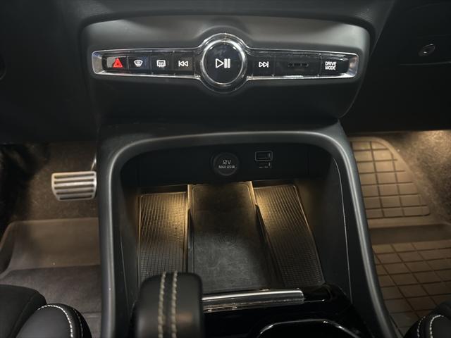 2021 Volvo XC40 T5 R-Design