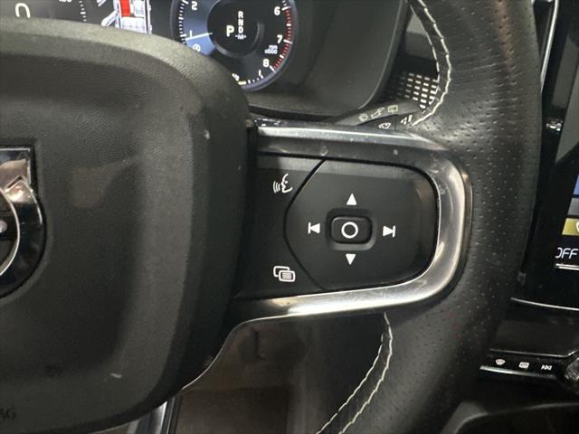 2021 Volvo XC40 T5 R-Design