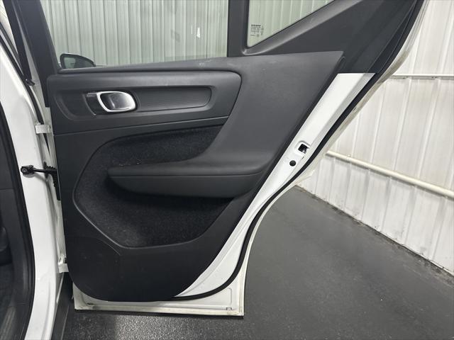 2021 Volvo XC40 T5 R-Design
